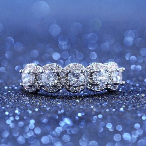 Round Zircon Engagement Ring Trendy White Crystal Stone Silvery Rings Size 8.5 - Picture 13 of 14